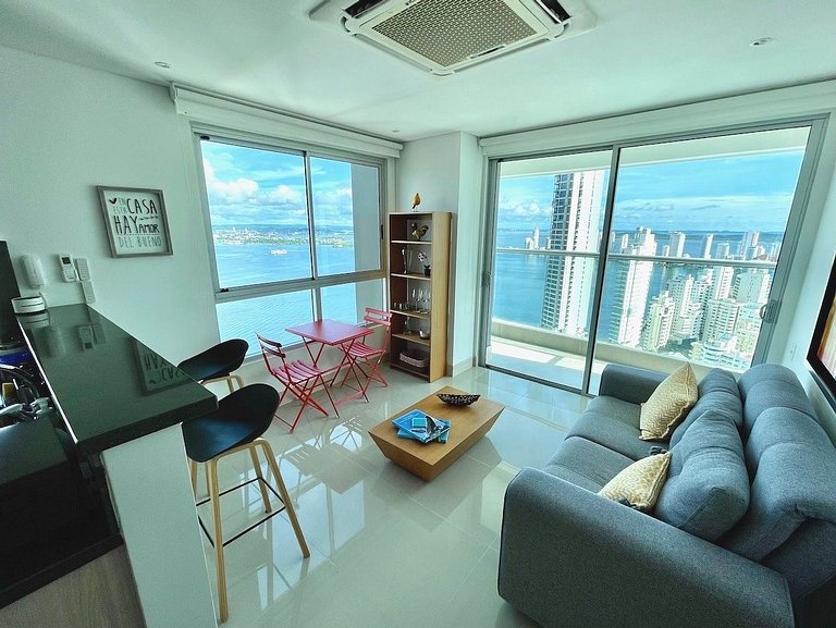 U-GO Apartment on the 36th floor with a rooftop pool