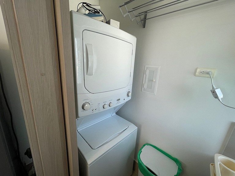 U-GO Appartement au 36e étage avec piscine sur le toit