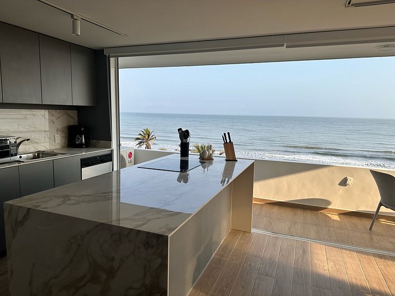 Vue sur la mer depuis un appartement haut de gamme