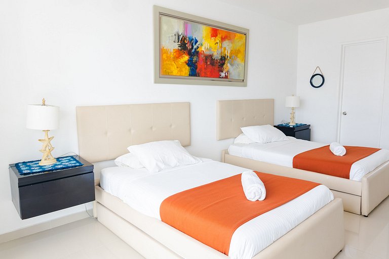 Modernes Apartment. Los Morros mit Privatem Strand