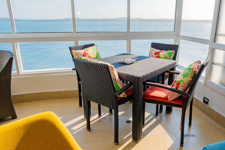 Modern Apartment in El Laguito Facing the Sea