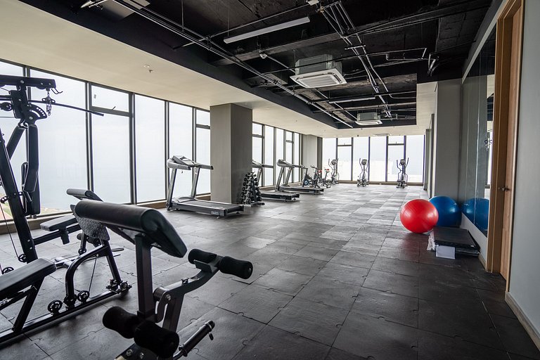 U-GO Ocean Views from Murano Centro: Pool, Jacuzzi, and More