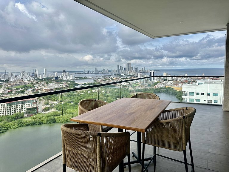 U-GO Sea View Apt near Historical Center