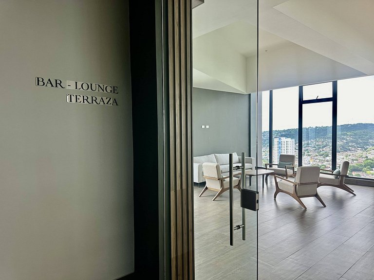 U-GO Ocean Views from Murano Centro: Pool, Jacuzzi, and More