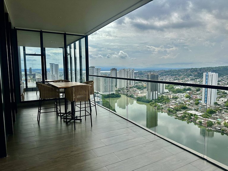 U-GO Sea View Apt near Historical Center