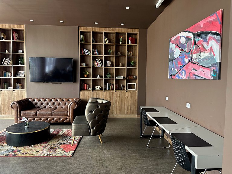 Loft Contemporáneo con Balcón en El Chicó | U-GO