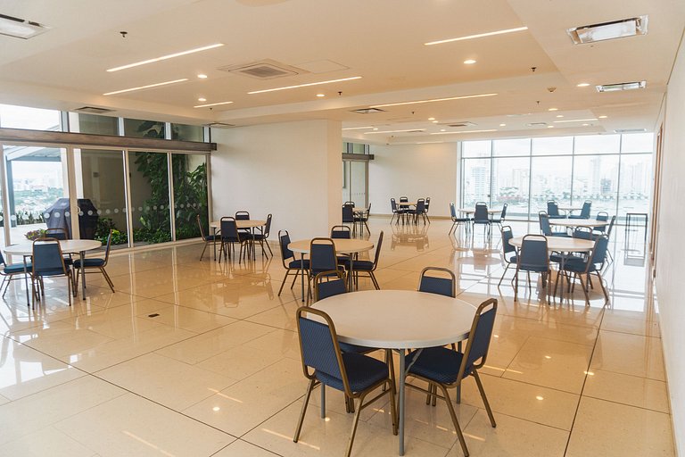 Esclusivo appartamento con vista panoramica e piscina a sfio
