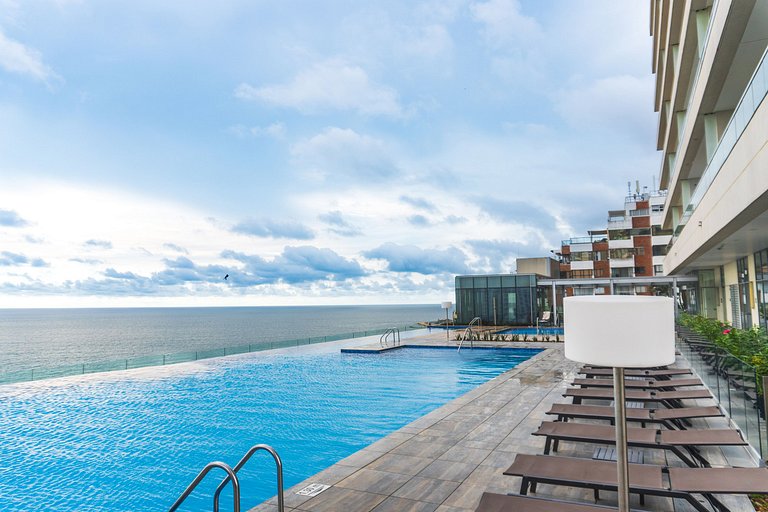 Exclusive Apartment with Panoramic View and Infinity Pool