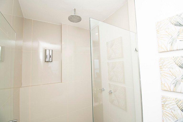 Appartement de luxe avec piscine à débordement