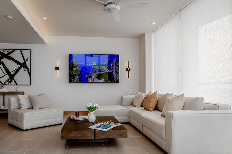 U-GO Luxurious Apartment with Ocean View and Private Cook