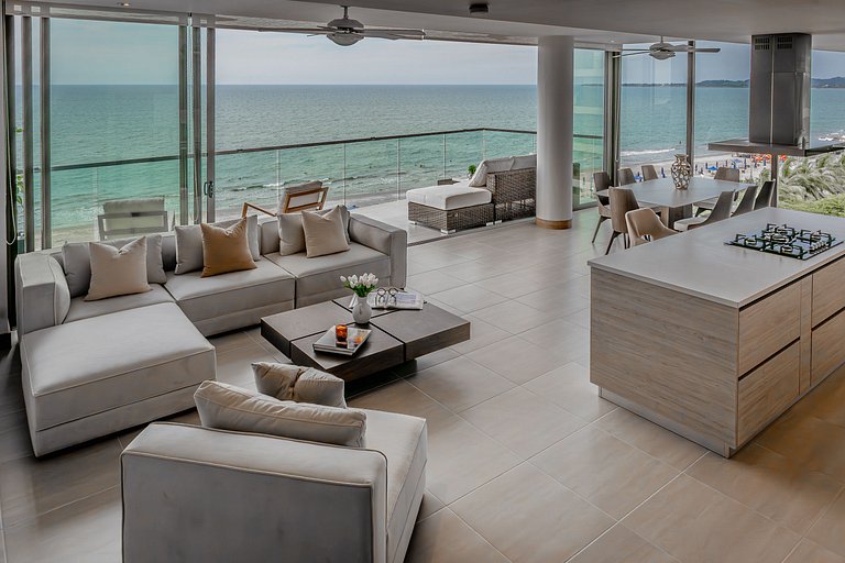 U-GO Lujoso Apto con vista al Mar y Cocinera