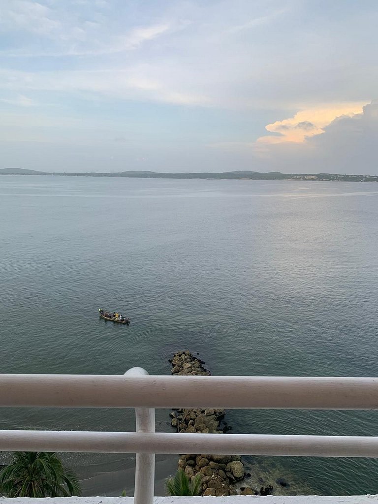 U-GO Apto Premium en El Laguito con Vista al Mar