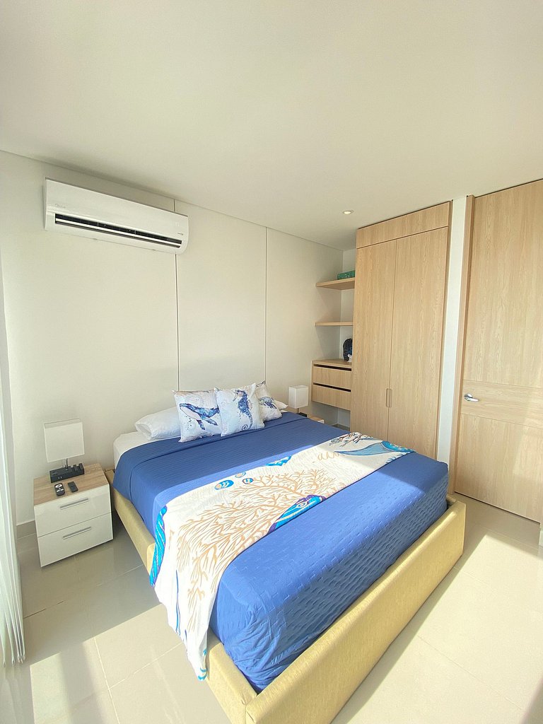 Apartment with marina view
