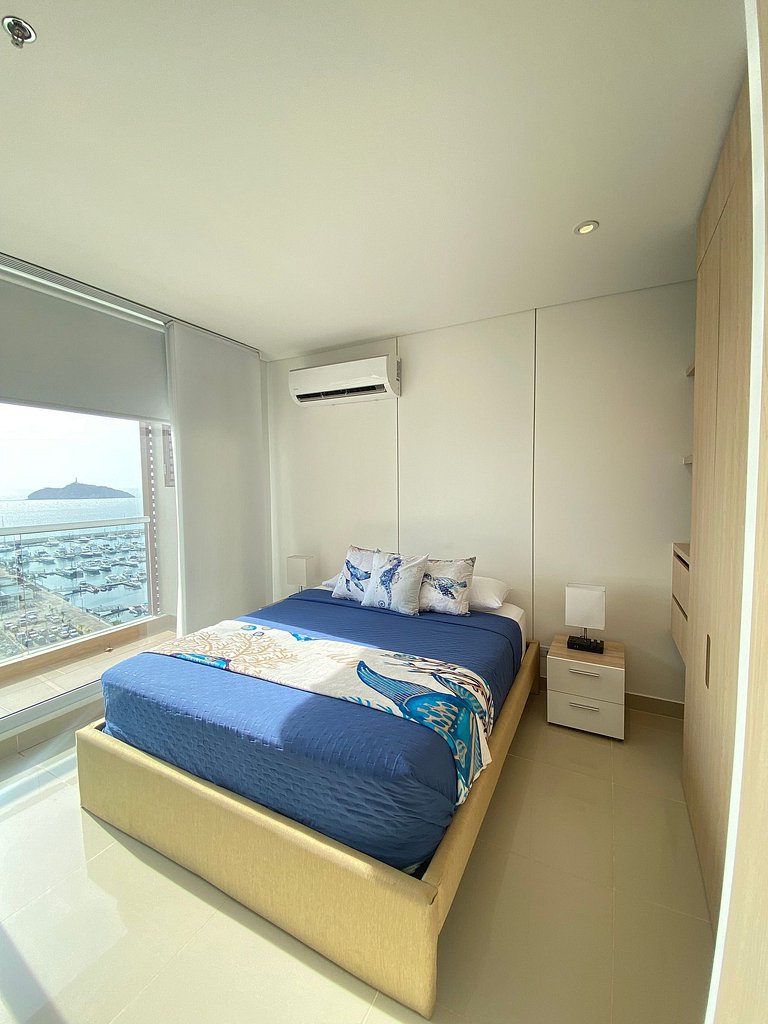 Apartment with marina view