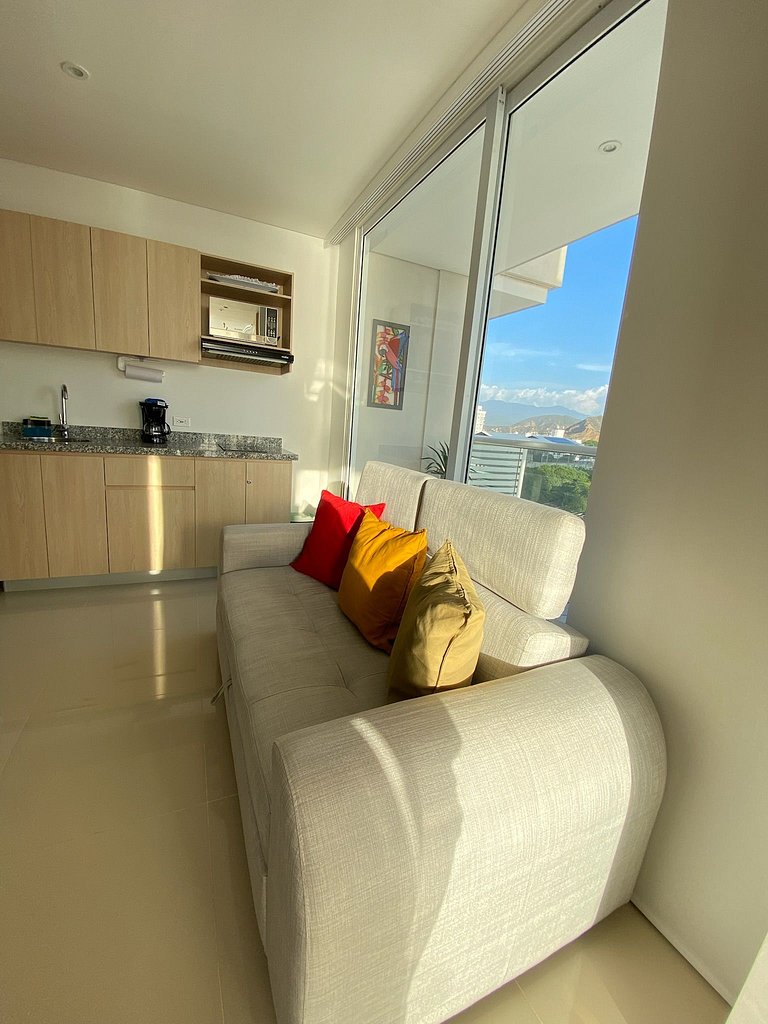Sea View Apartment - Near Historic Center