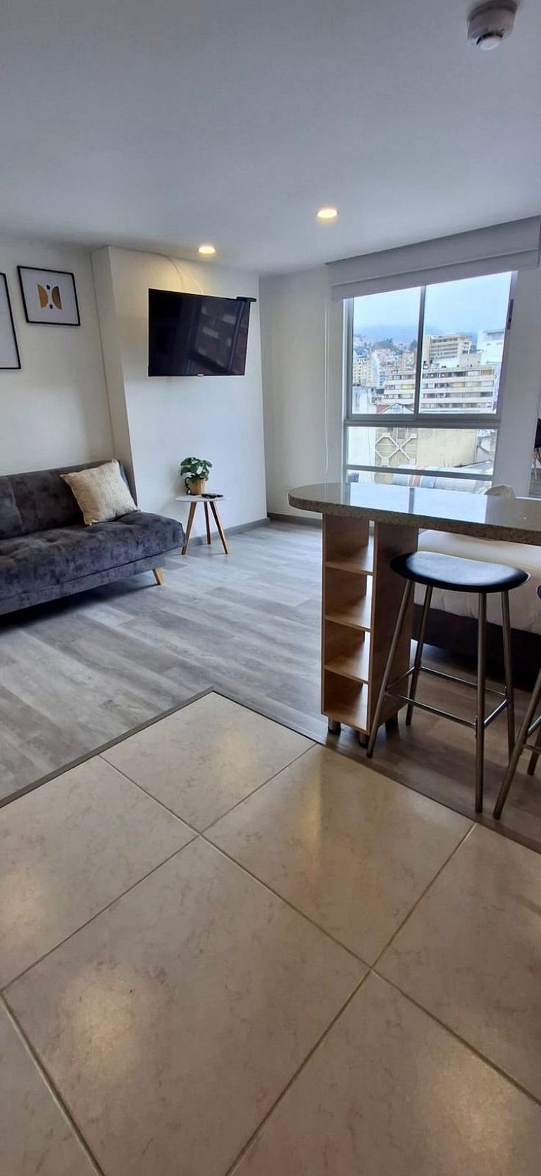 Studio avec espace de coworking et salle de sport