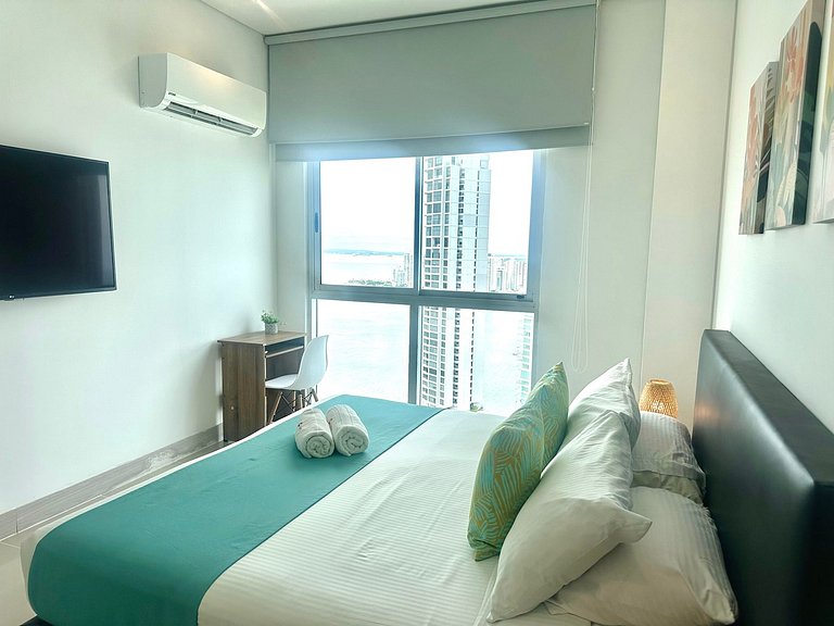 Vue de luxe au 37e étage avec piscine | U-GO