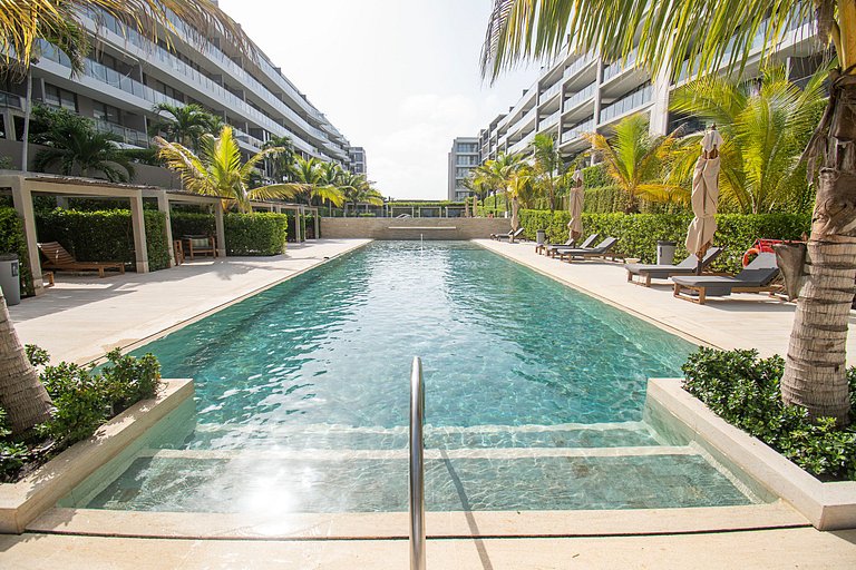 U-GO Luxurious Apartment with Ocean View and Private Cook