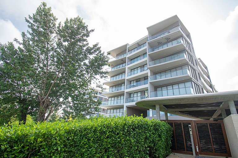 U-GO Luxurious Apartment with Ocean View and Private Cook