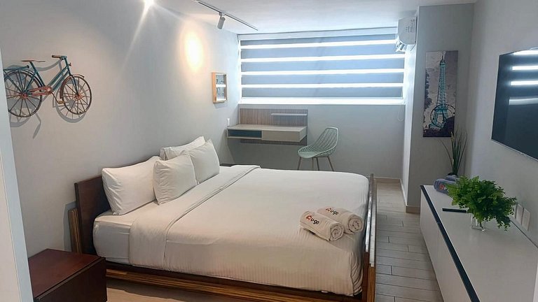U-GO Modern Dept in El Laguito. Sea Direct Access