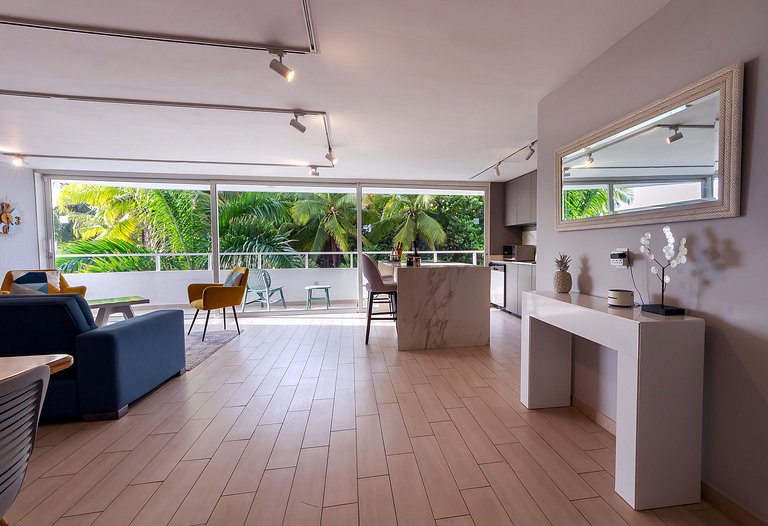 U-GO Modern Dept in El Laguito. Sea Direct Access