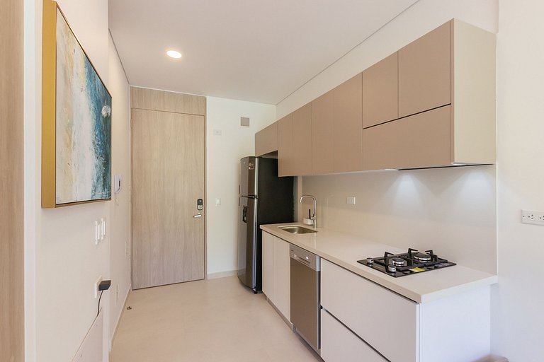 Moderno appartamento con balcone e vista sulla montagna