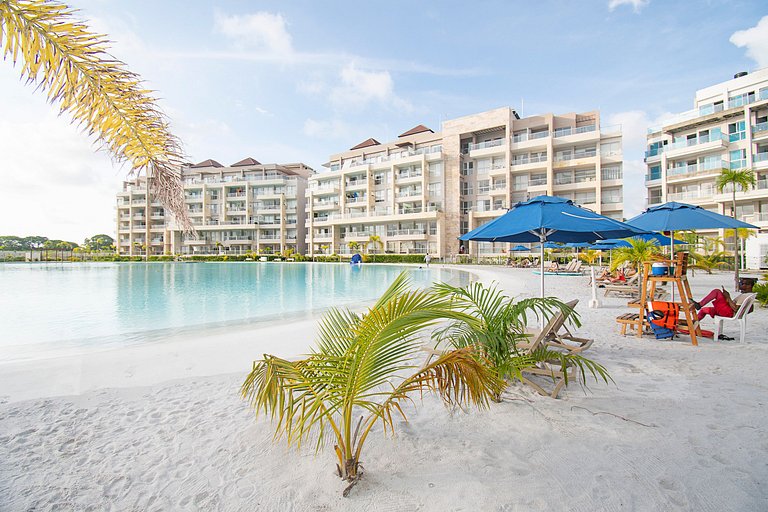 UGO Accommodation with Beautiful Blue Lagoon View