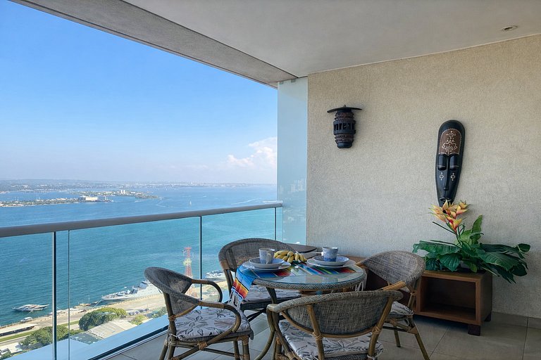 Exclusive Apartment with Panoramic View and Infinity Pool