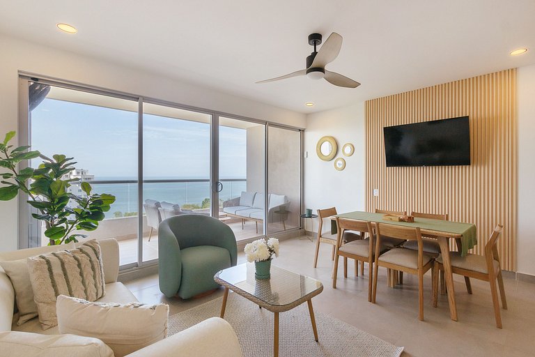 Apartment with Ocean View Next to the Beach