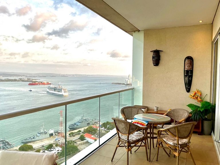 Exclusive Apartment with Panoramic View and Infinity Pool