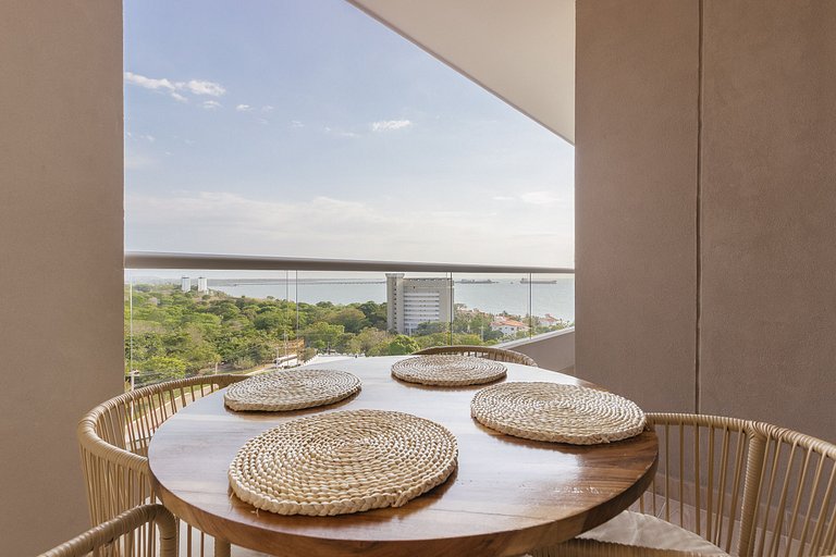 Appartamento con terrazza e vista sul mare e sulla città | U