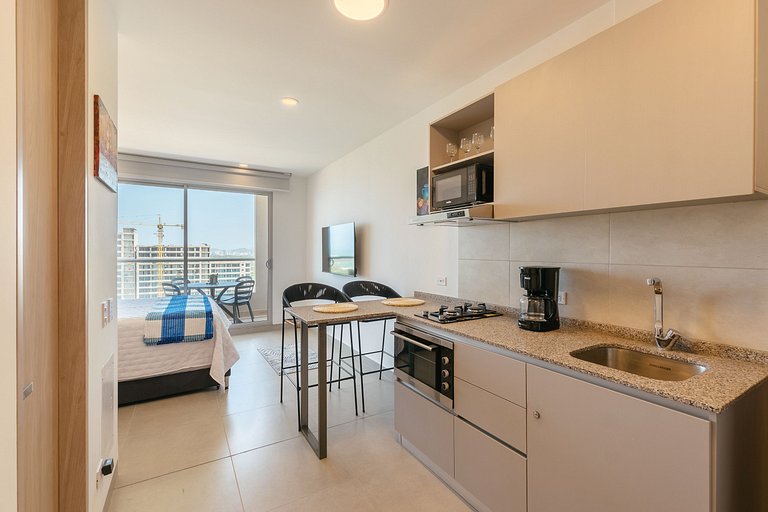 Apartment with Balcony and Sea and City View