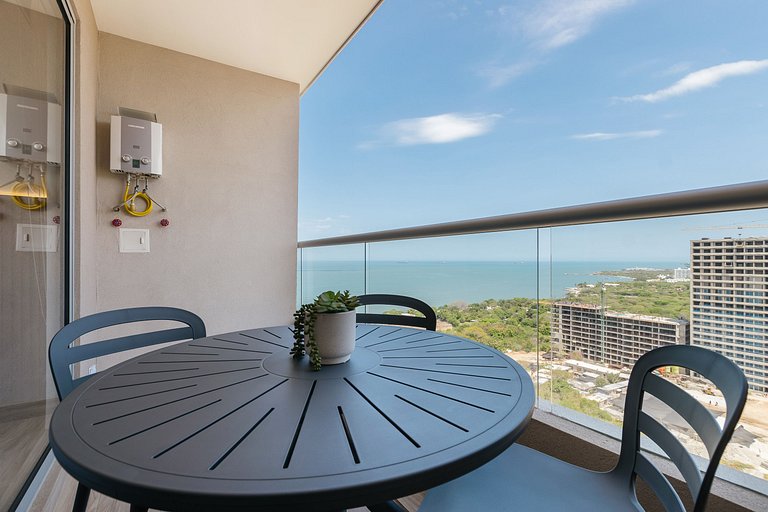 Appartement avec balcon et vue sur la mer et la ville