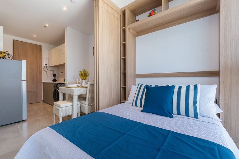 Apartment with Sea and Hill View