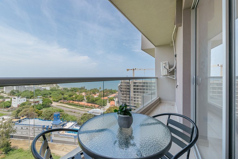 Balcone con vista mare e piscina