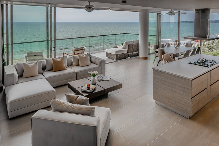 U-GO Luxurious Apartment with Ocean View and Private Cook